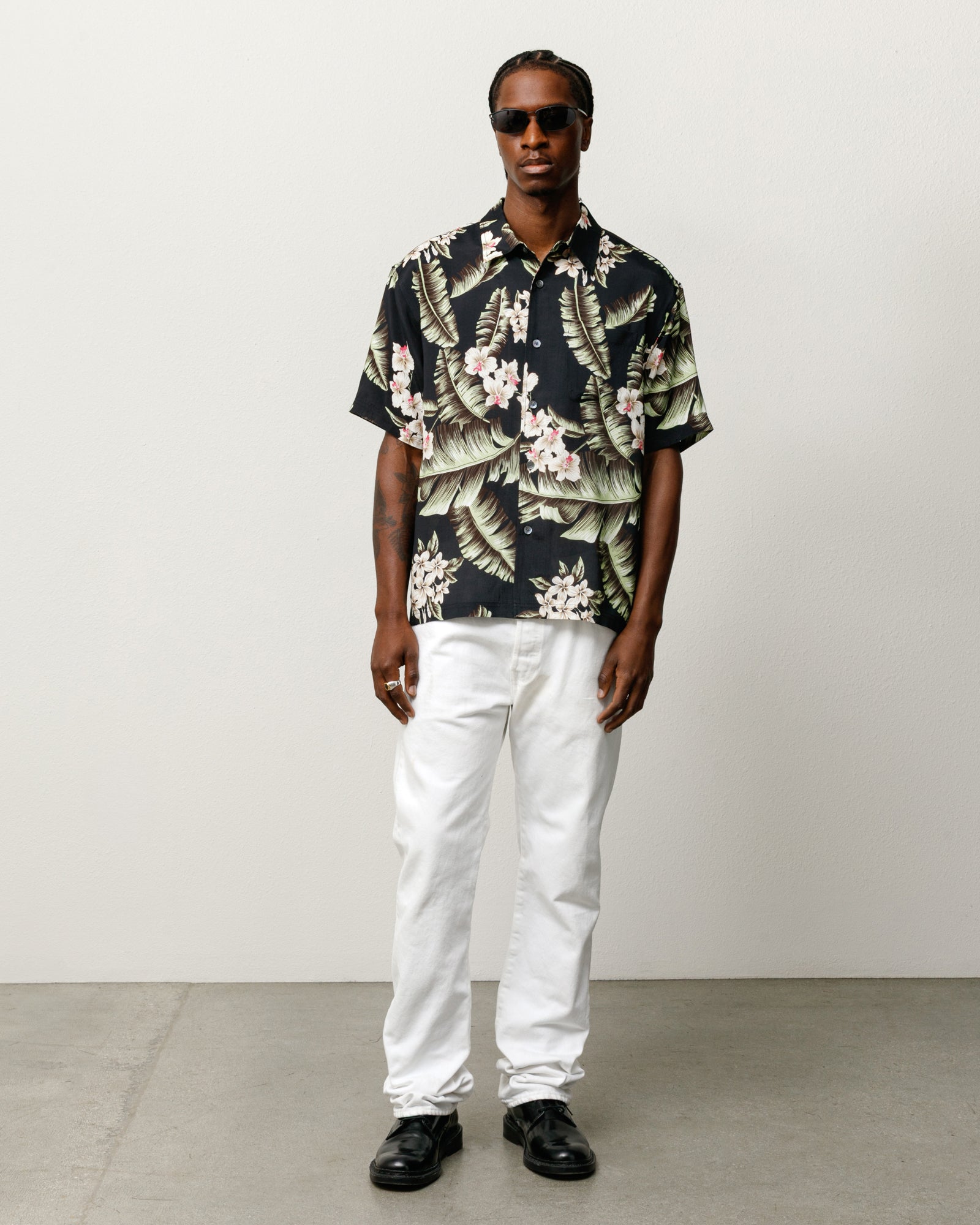 Hawaiian Floral Ss Shirt Unisex Short Sleeve In Black