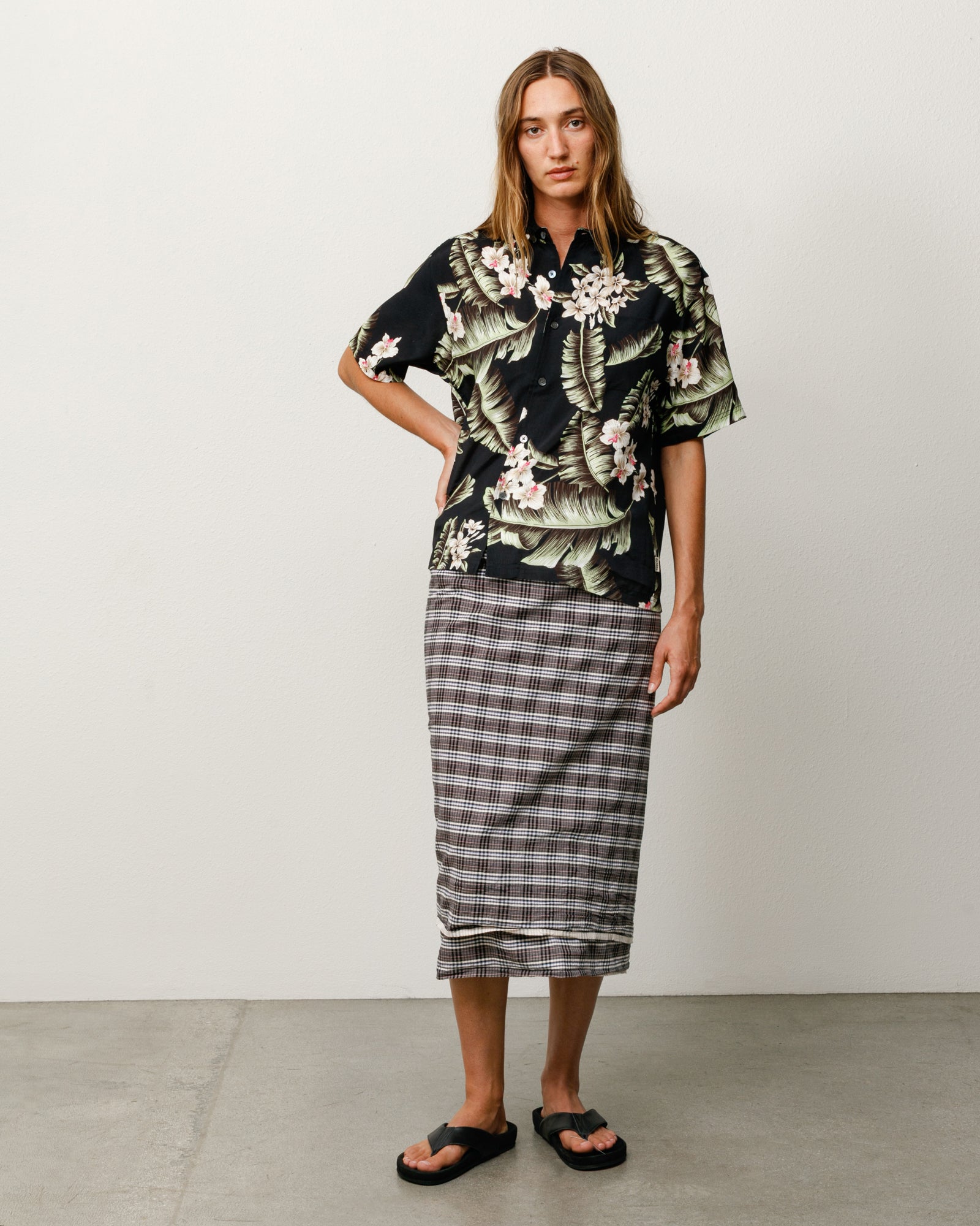 Hawaiian Floral Ss Shirt – Black | Tops & Shirts | Stüssy Korea