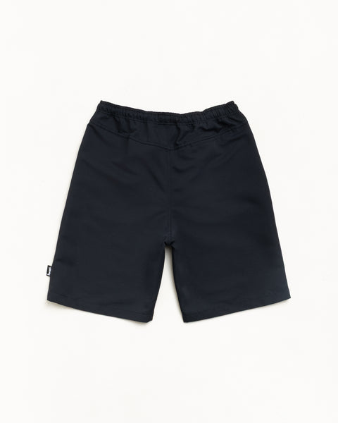 블랙 컬러의 Baggy Beach Short 쇼츠, 밴딩 허리와 유니섹스 핏 디자인
