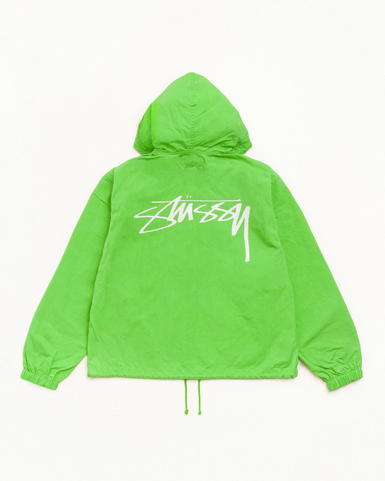 왁스 처리 코튼·나일론 혼방 비치 셸 재킷 키위 컬러, 등판 Stüssy 로고 프린트