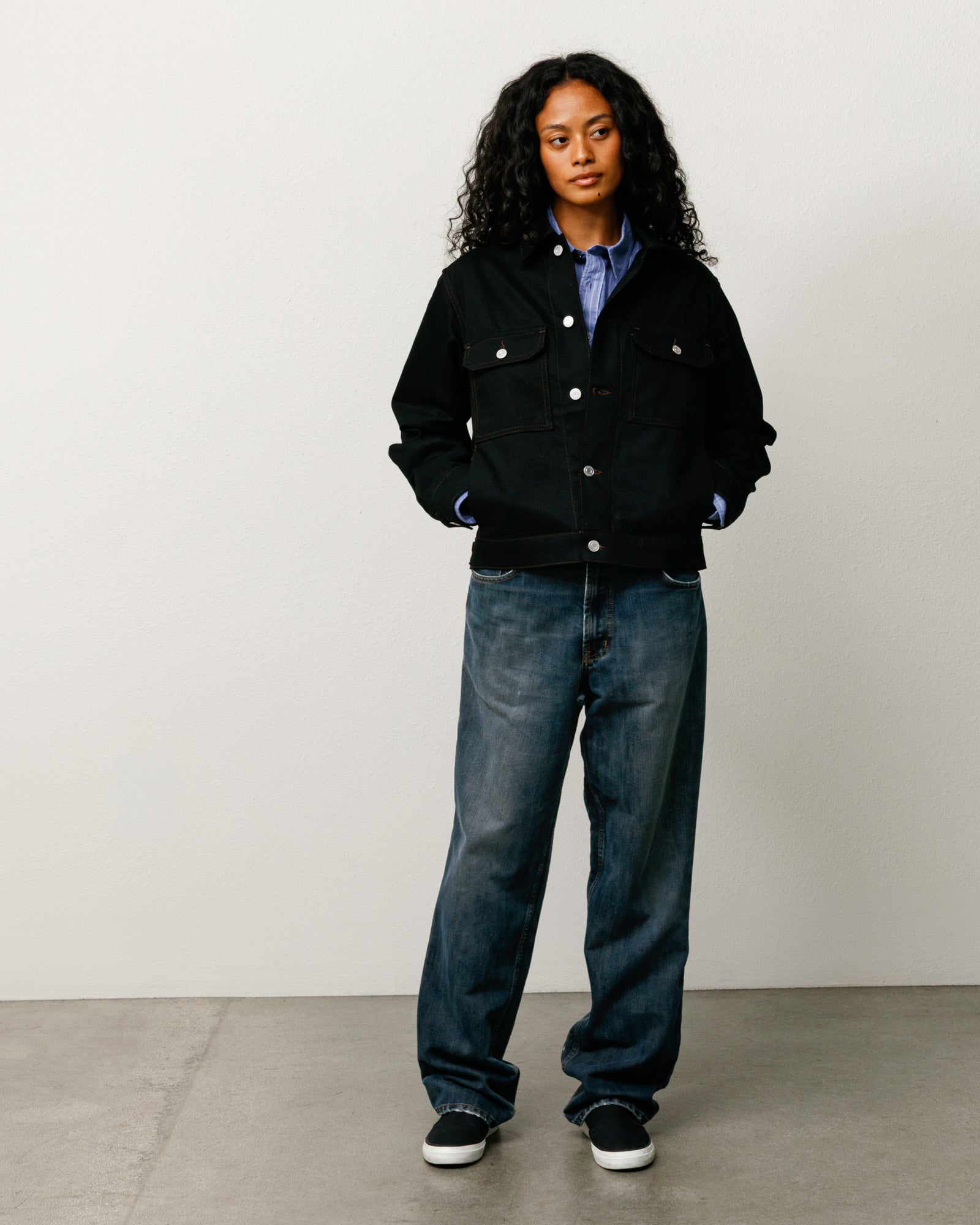 Stüssy 로 블랙 콘트라스트 스티치 데님 트러커 재킷