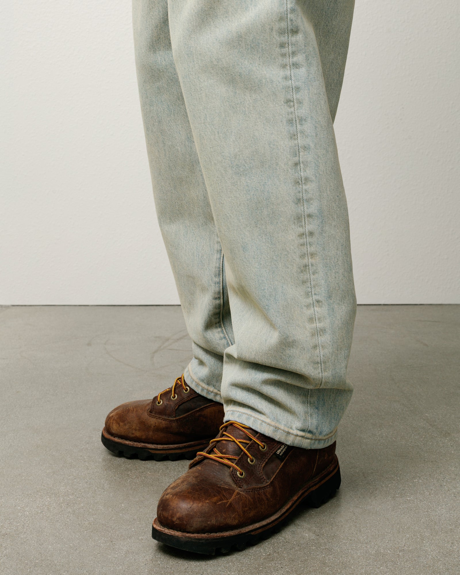 New Classic Jeans Coated Mens Regular In Light Wash Coated