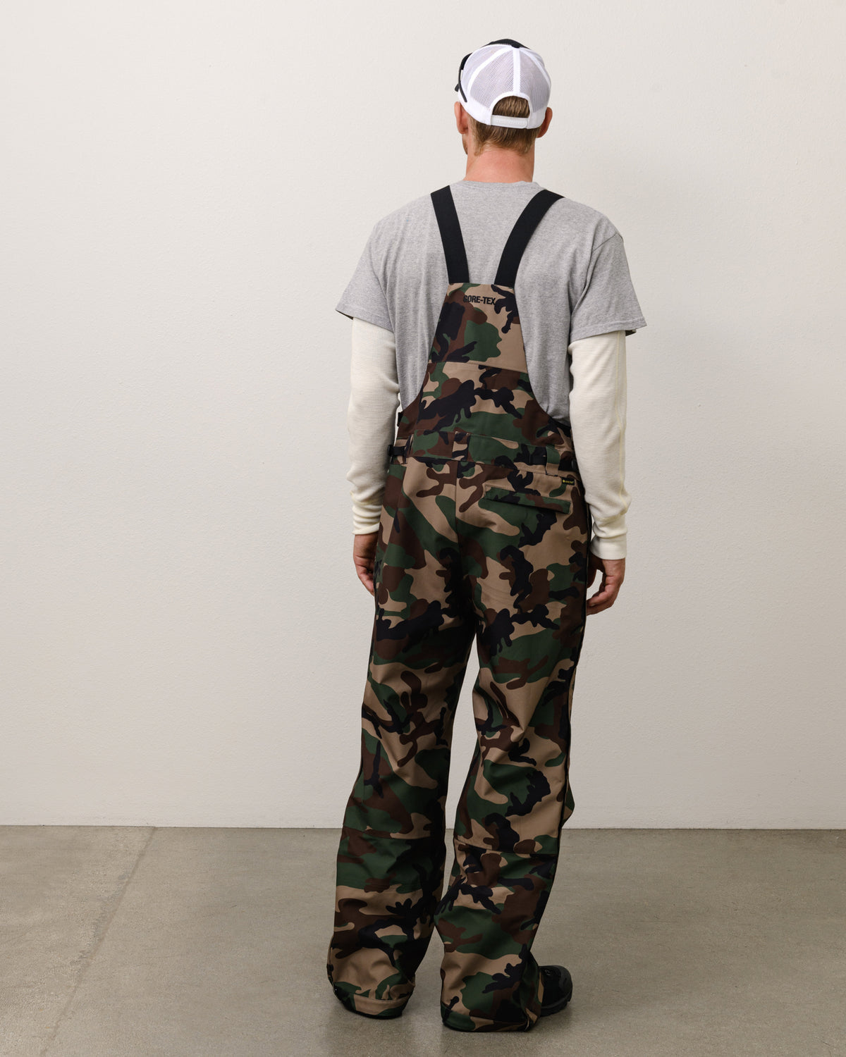 Gore-tex Bib Unisex Regular In Woodland Camo