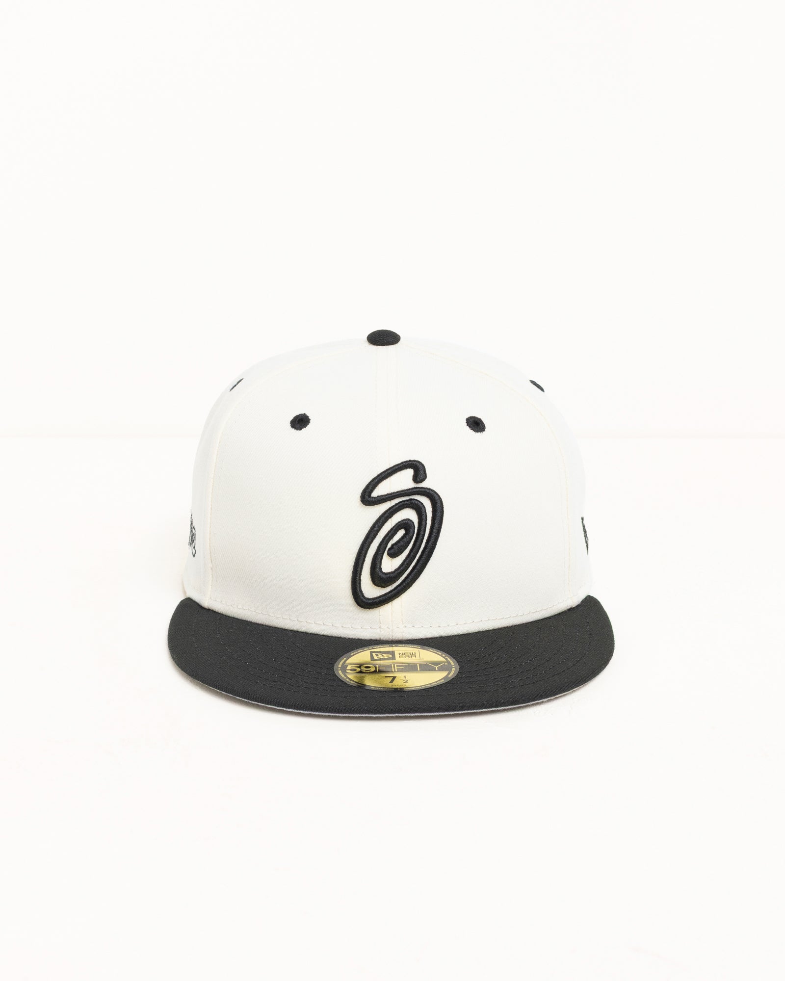STÜSSY NEW ERA 59FIFTY CURLY S WHITE/BLACK ACCESSORY