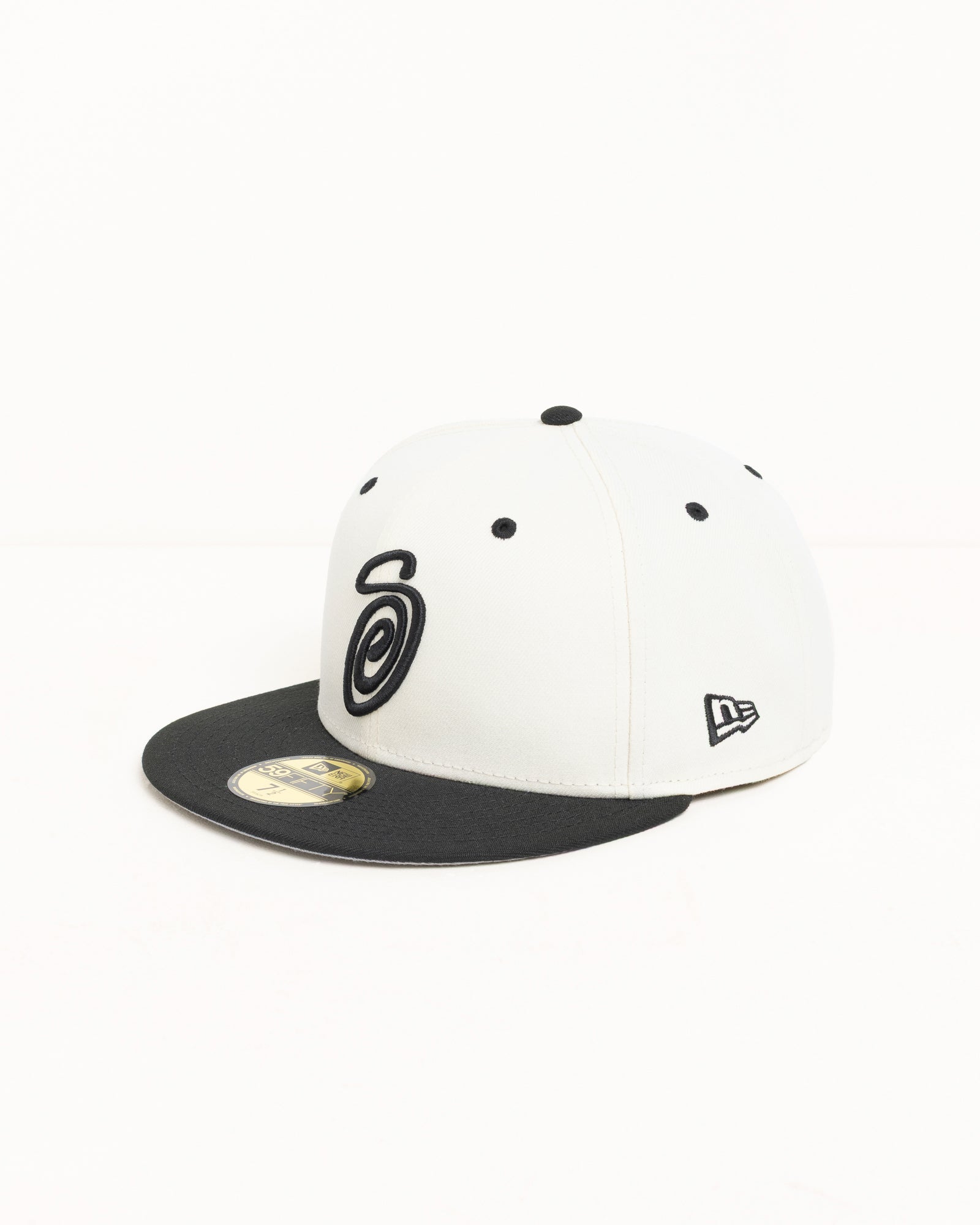 STÜSSY NEW ERA 59FIFTY CURLY S WHITE/BLACK ACCESSORY