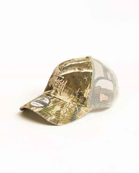 Stüssy 로고가 있는 Real Tree Edge 카무의 9TWENTY 워시드 베이식 트러커 캡