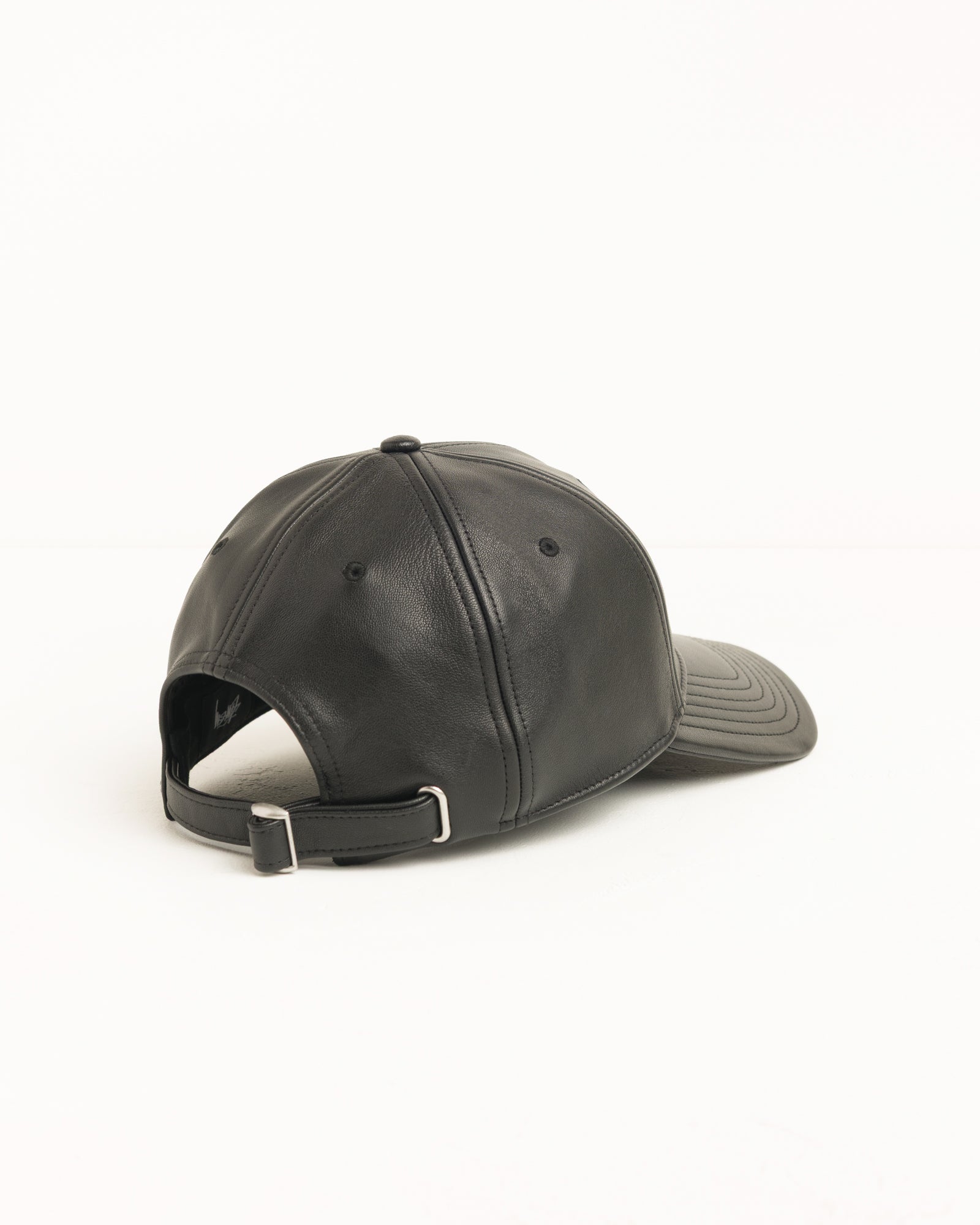 Lp Leather Strapback Cap Unisex In Black