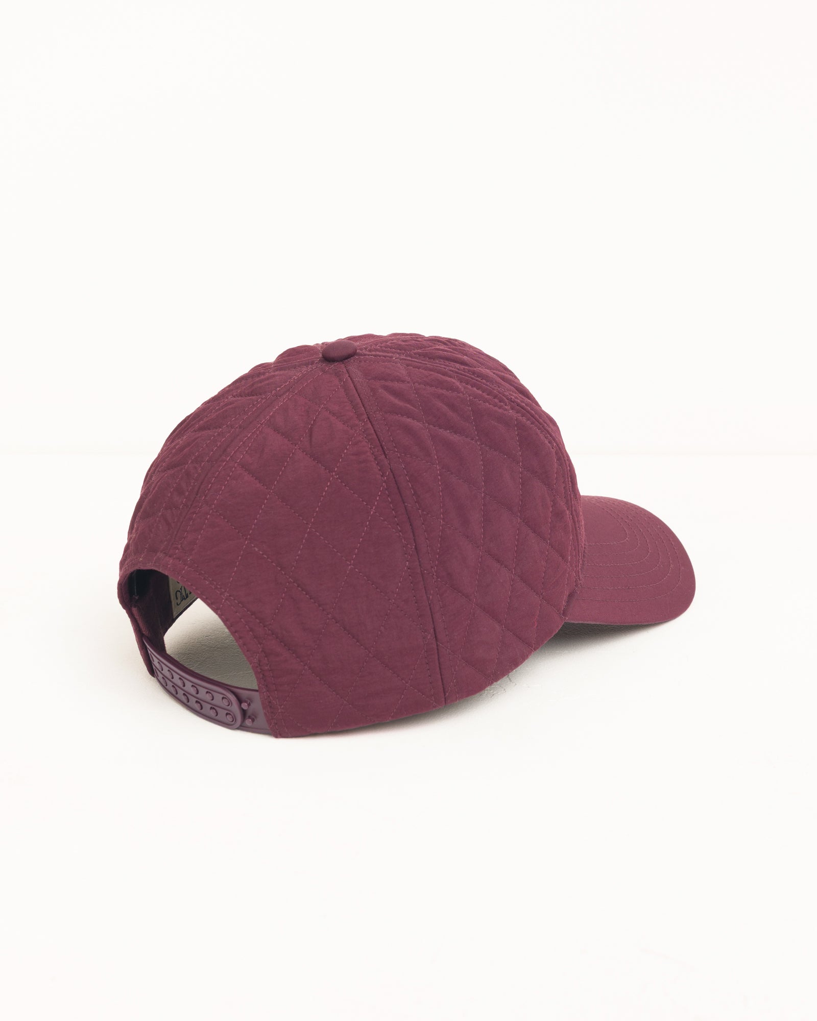Md Quilted Surfwalk Cap Unisex In Wine