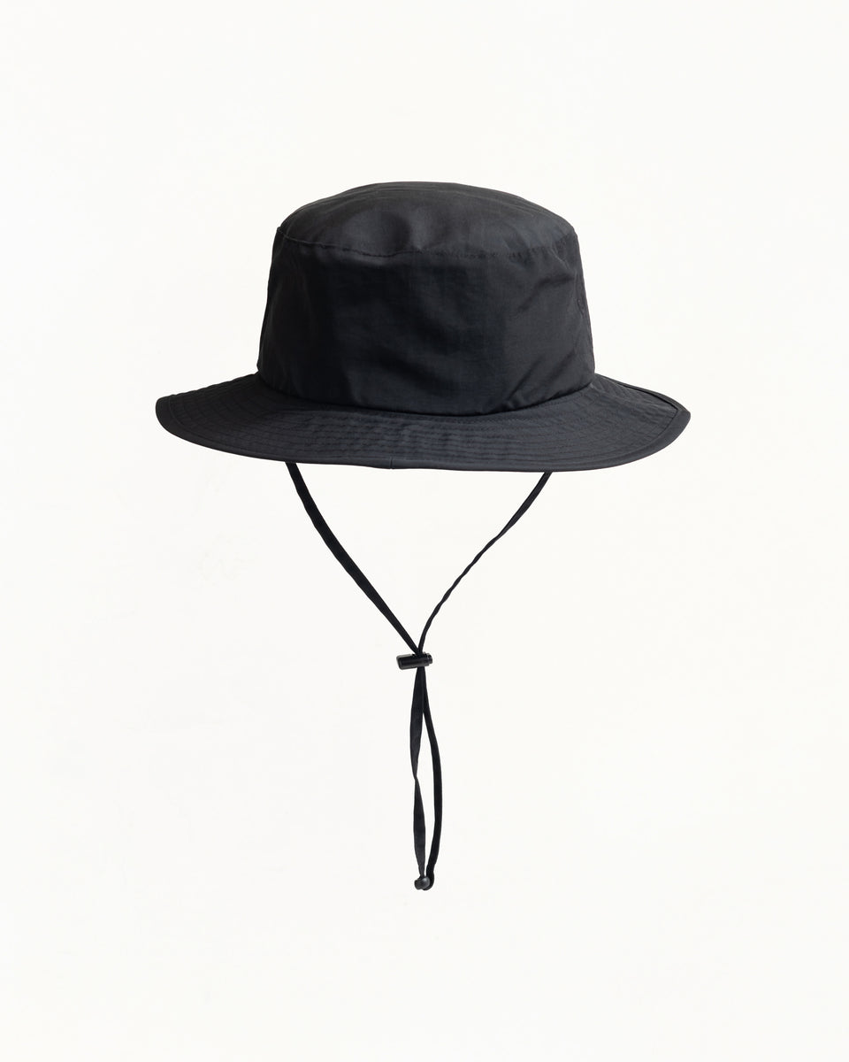 Stüssy 베이식 부니 햇, 블랙 나일론 소재의 유니섹스 디자인, 조절 가능한 턱끈