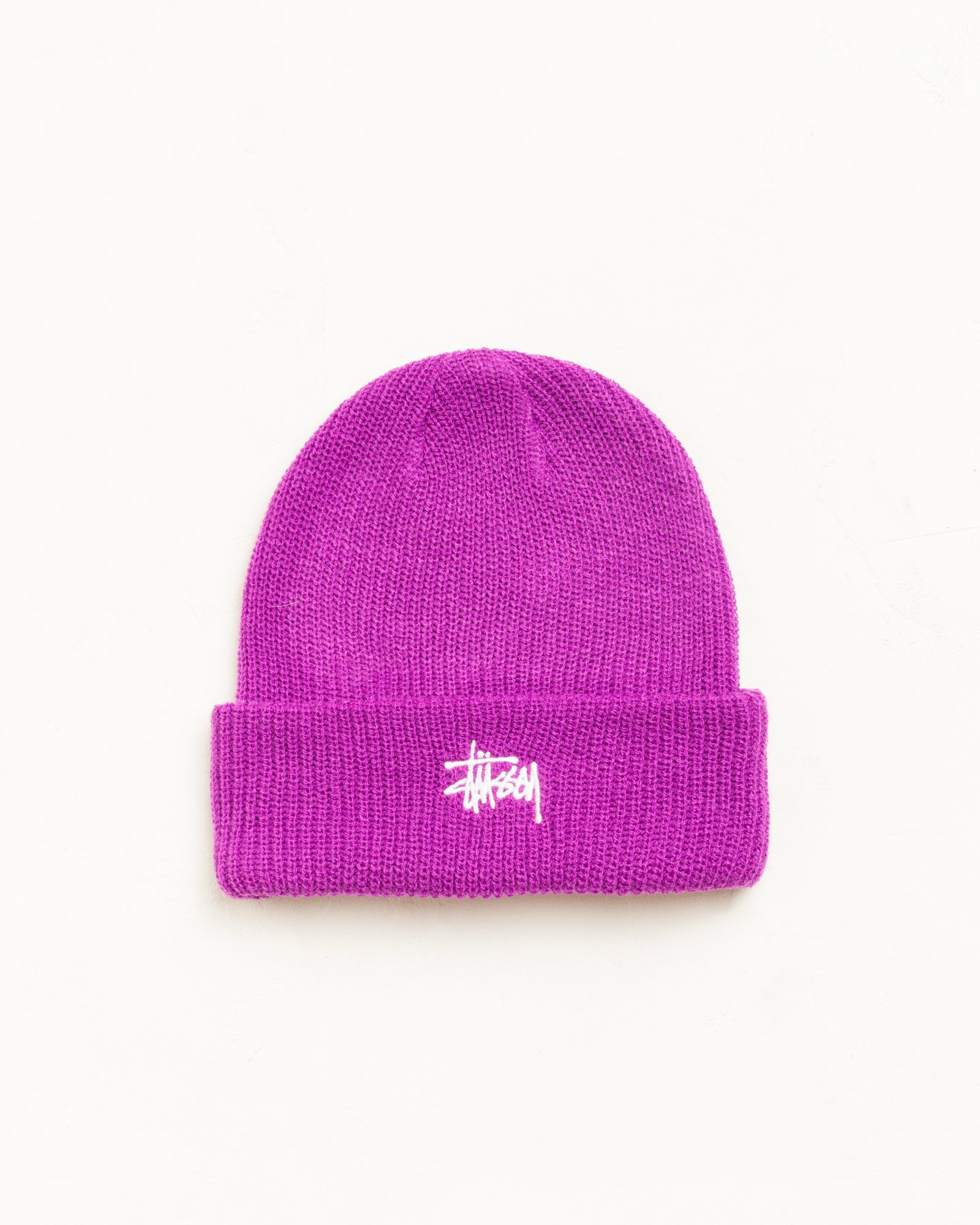 바이올렛 컬러의 베이식 Stüssy 커프 비니