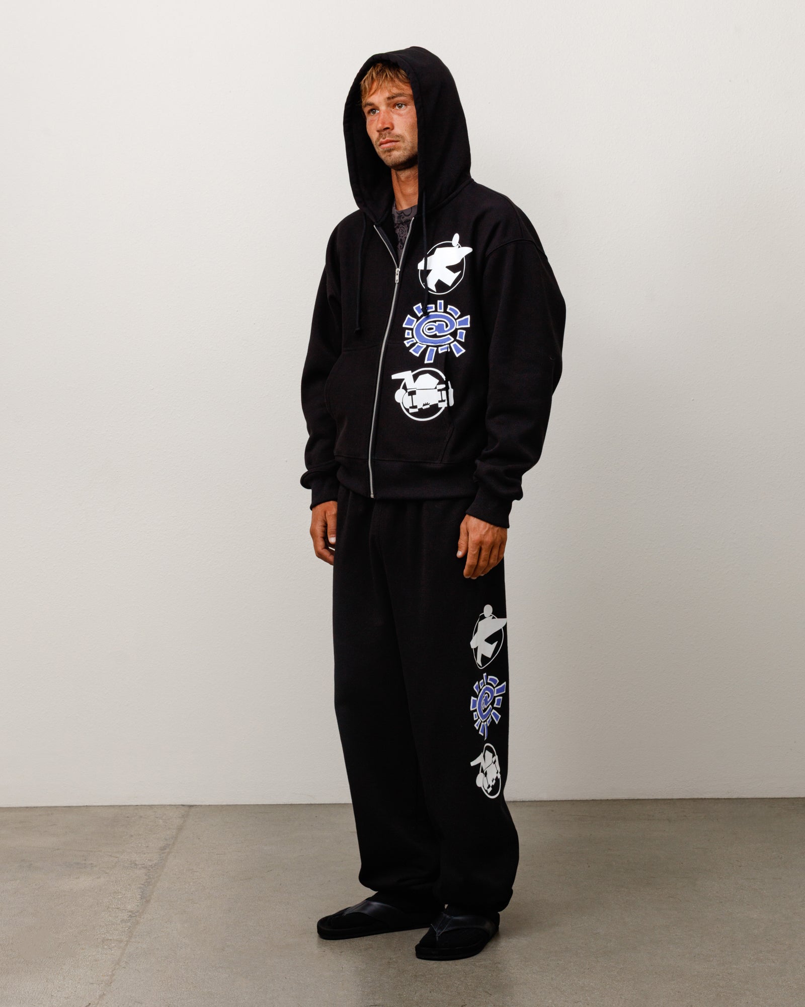 Stüssy & Always Stack 스웨트팬츠 블랙 색상
