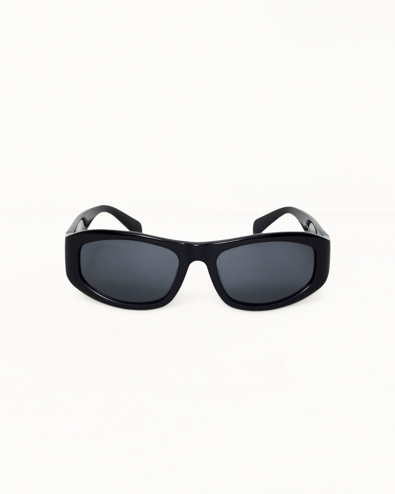 Landon Sunglasses Accessories In Black/black Lens