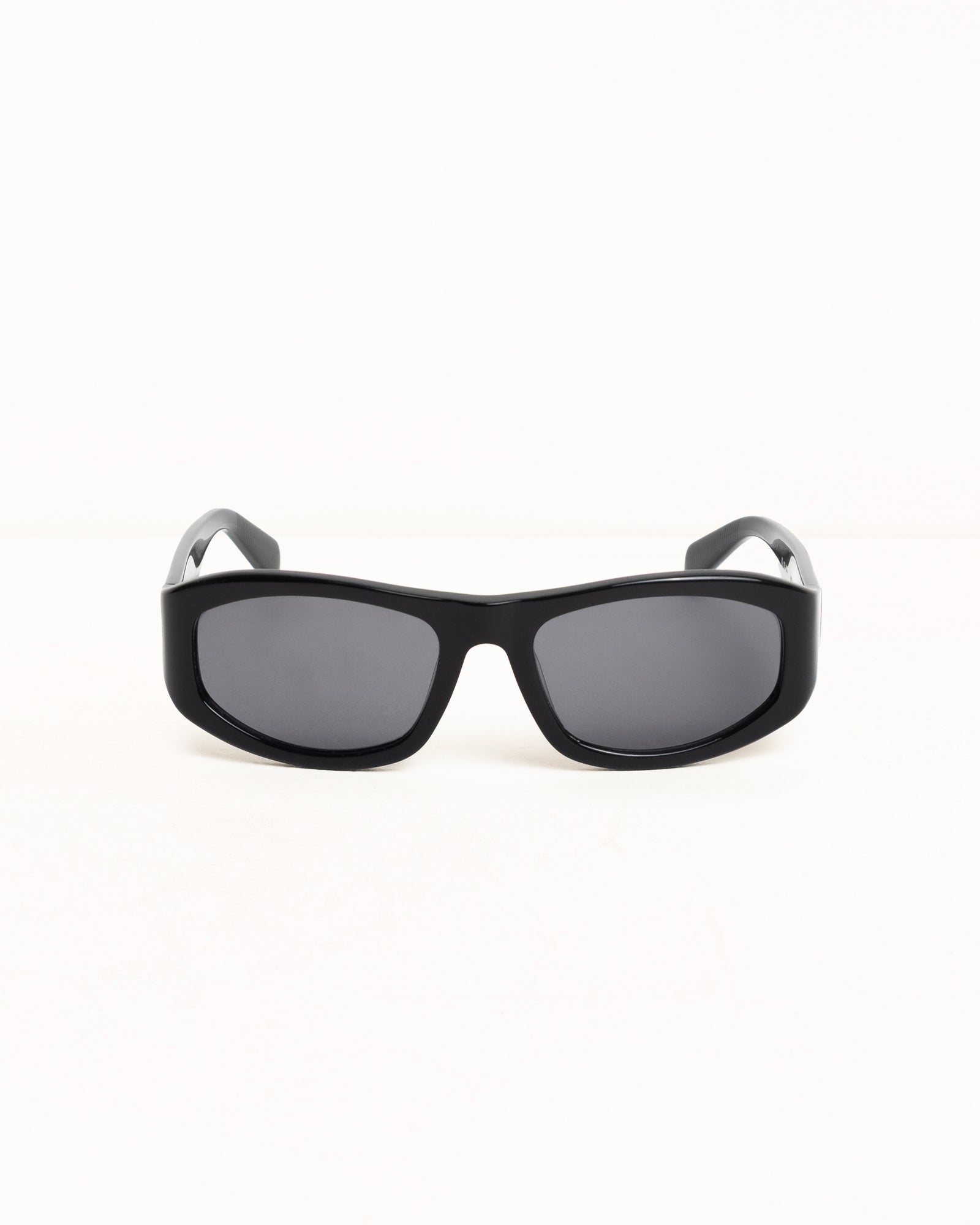 Landon Sunglasses Accessories In Black/black Lens