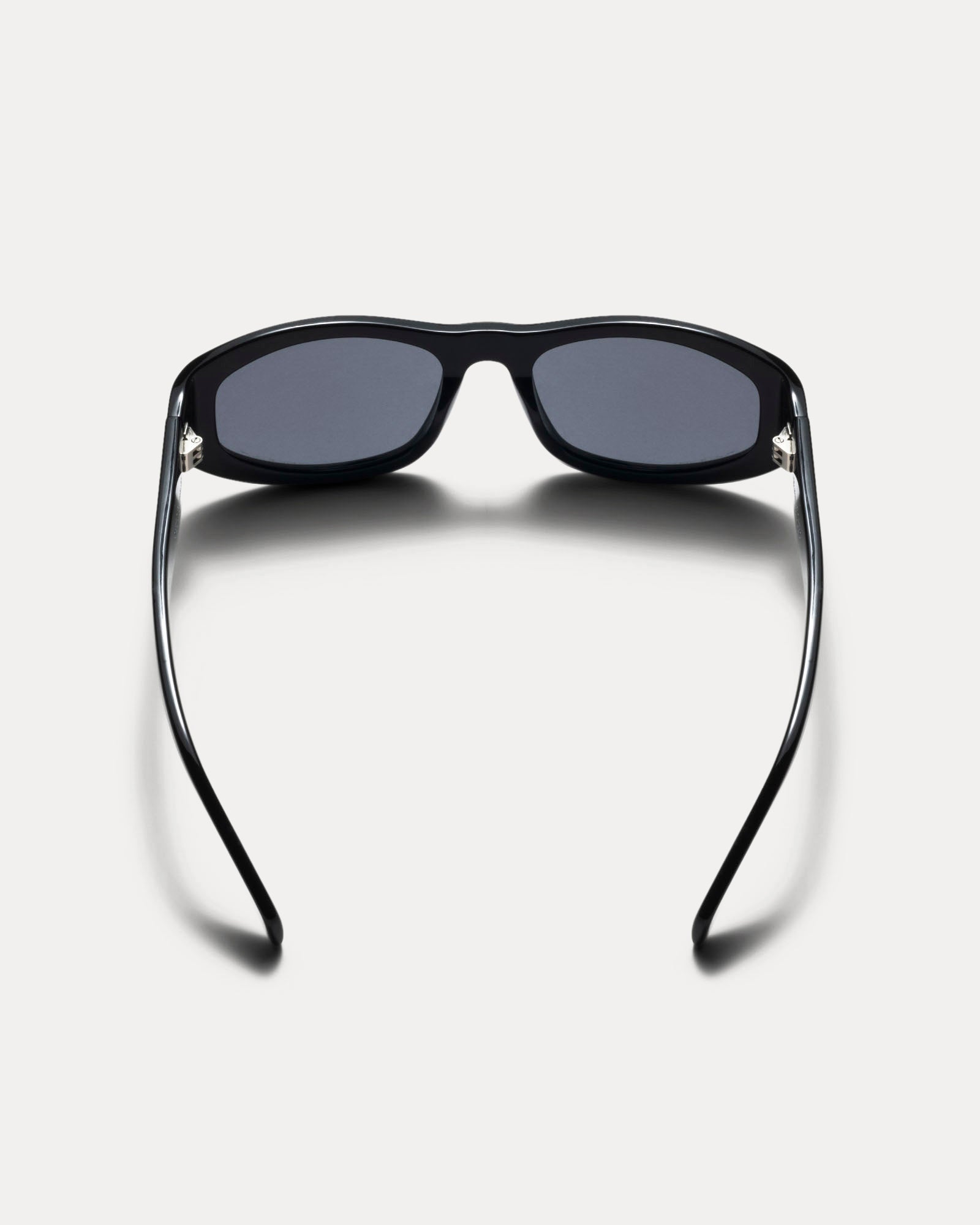 Black/Black Lens