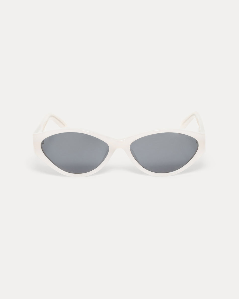 Cloud/Black Lens