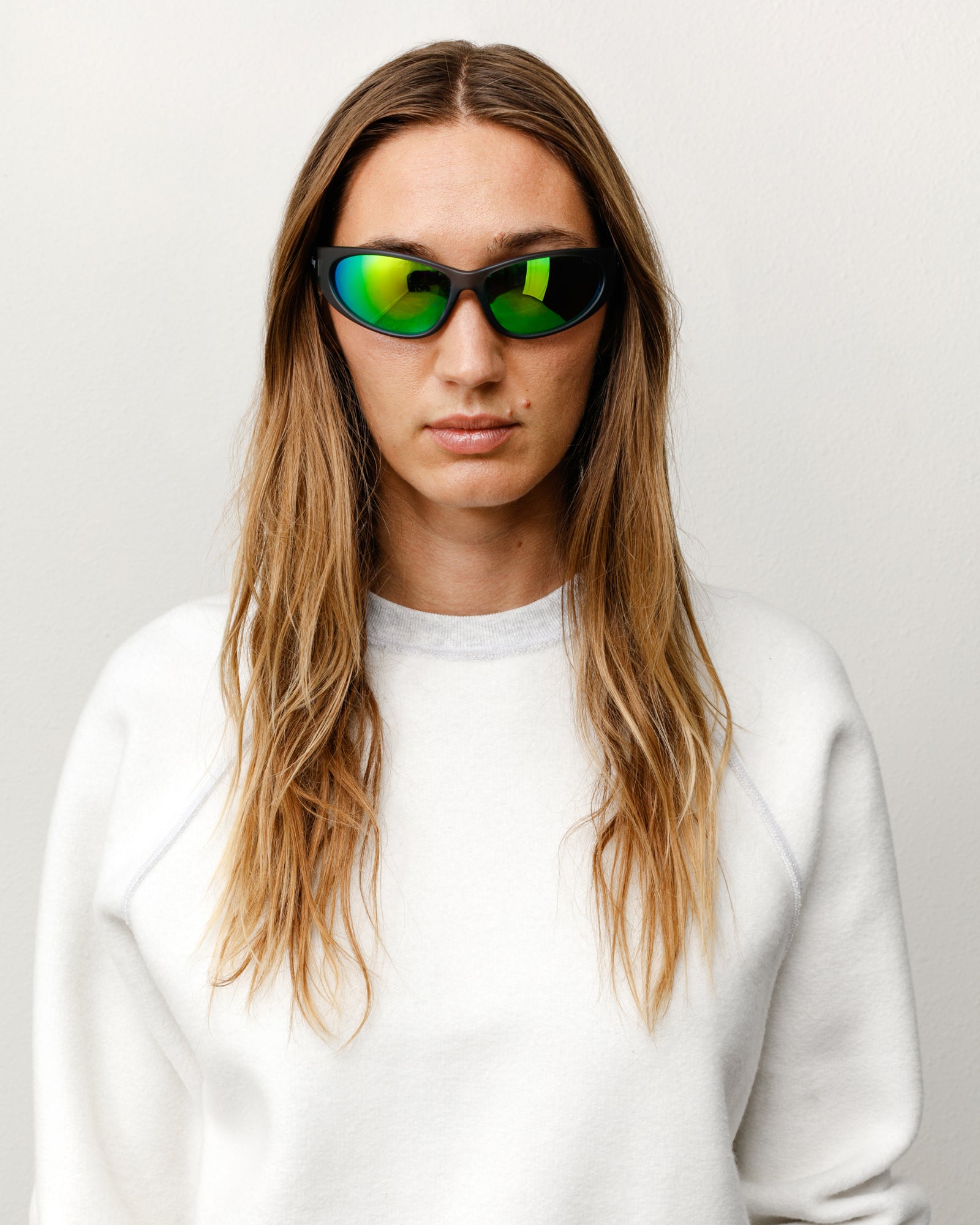 Adrian Sunglasses Unisex In Frost Grey/green Mirror Lens