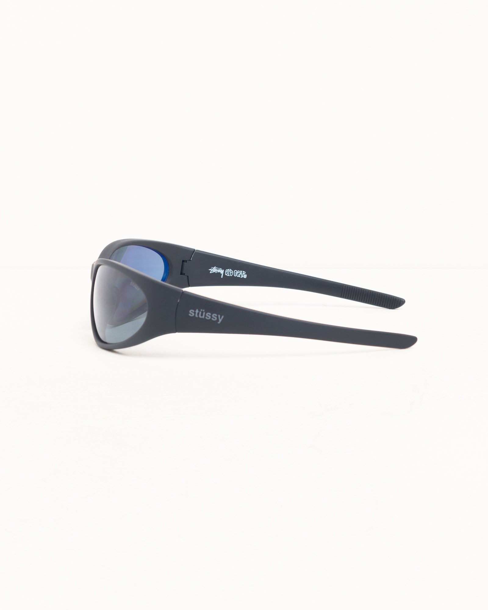 Adrian Sunglasses Unisex In Matte Rubber/black/black Lens
