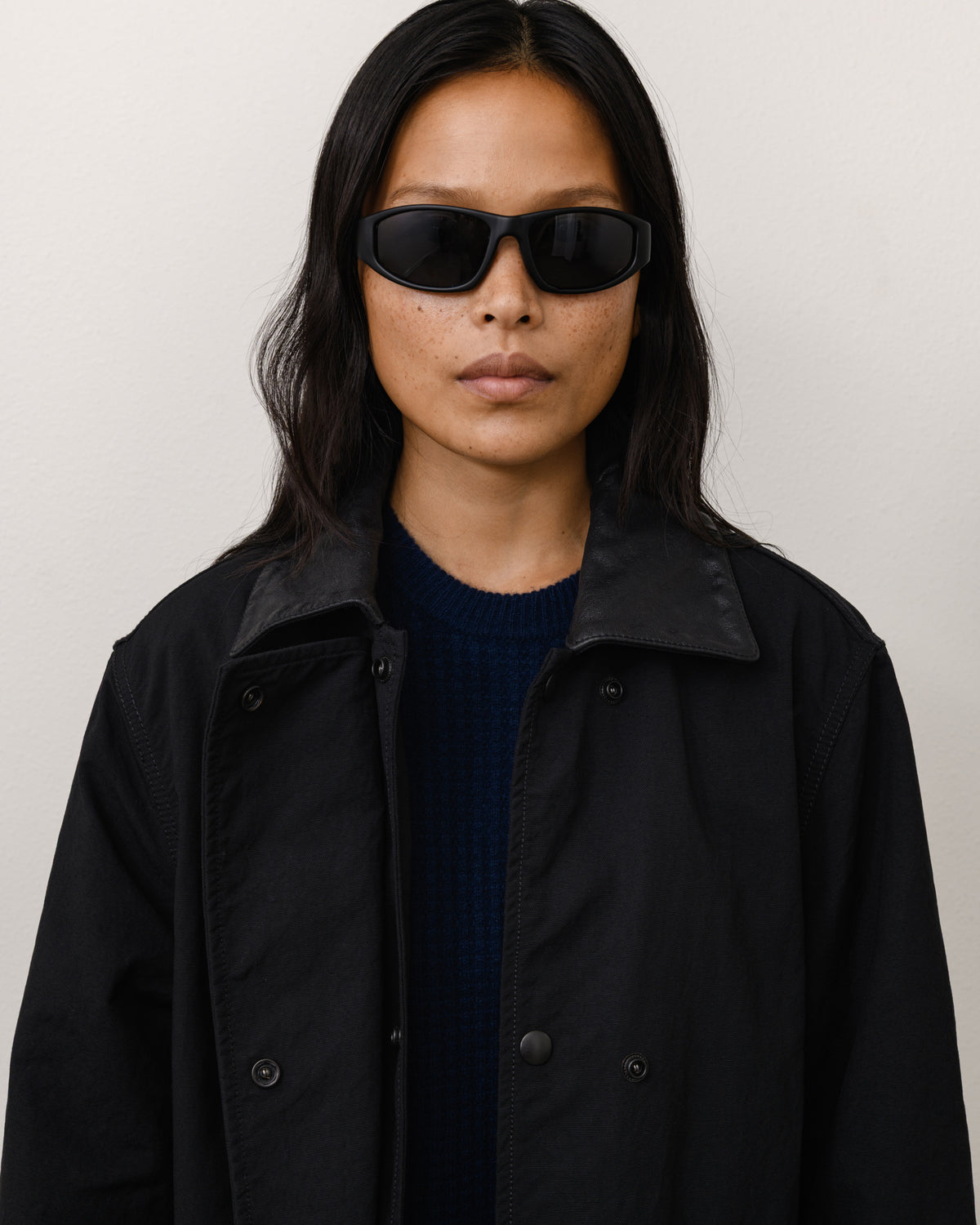 Leslie Sunglasses Unisex In Matte Black/black